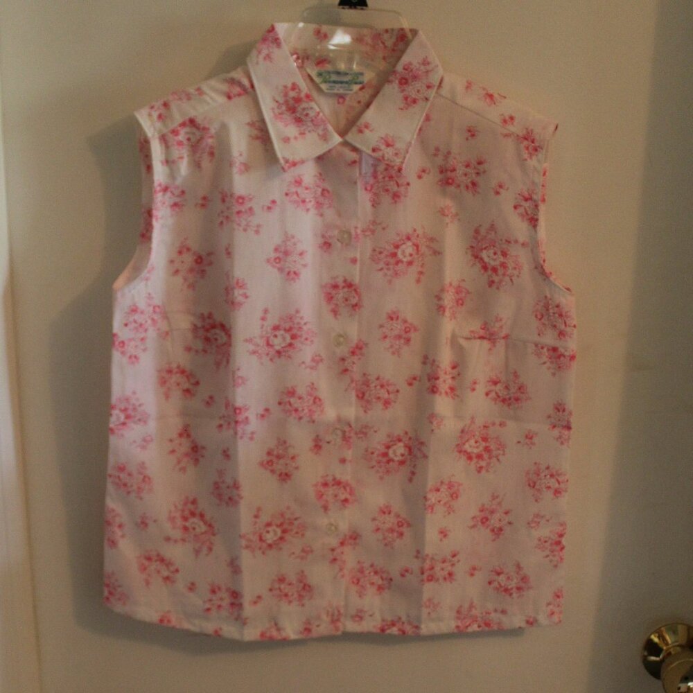 Vintage Women's Woven Sleeveless Blouse